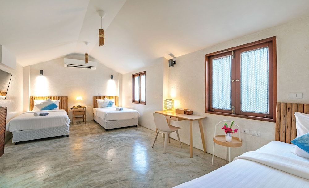 The Little White Bird Traveller Hostel 3