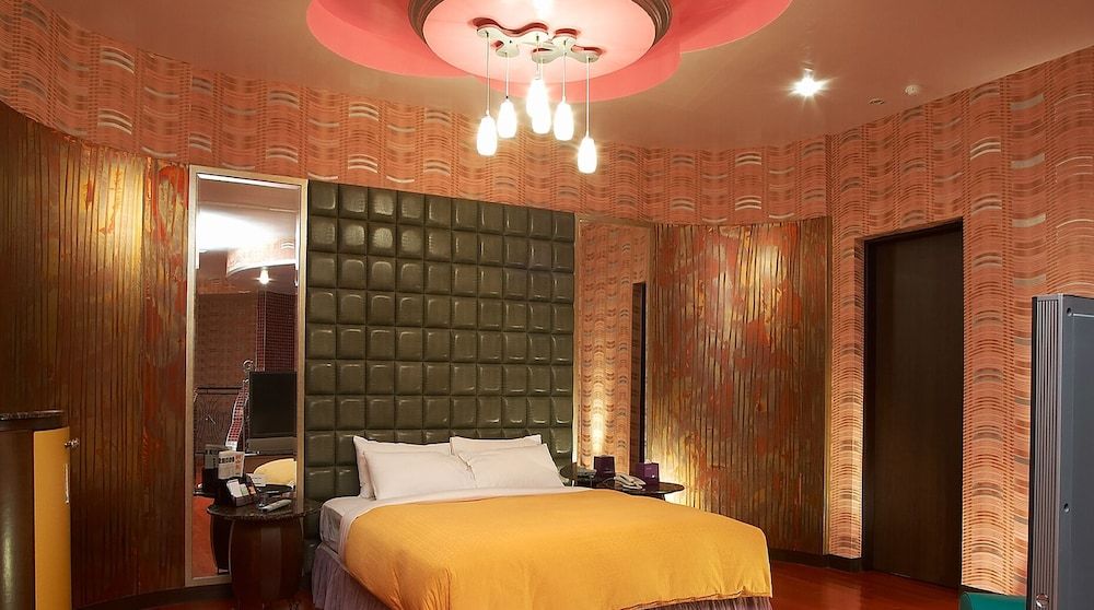 Royal Group Motel Nan Tse Branch 1