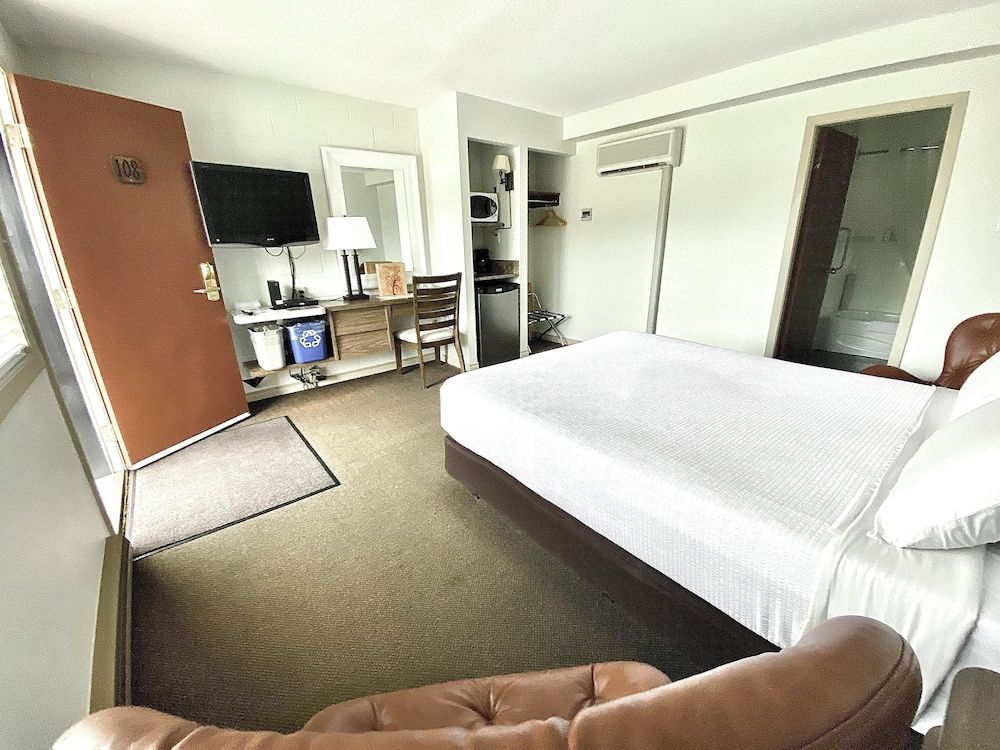 Arbutus Grove Motel 3