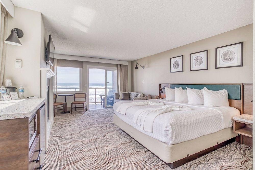 Beachfront Manor Hotel 3