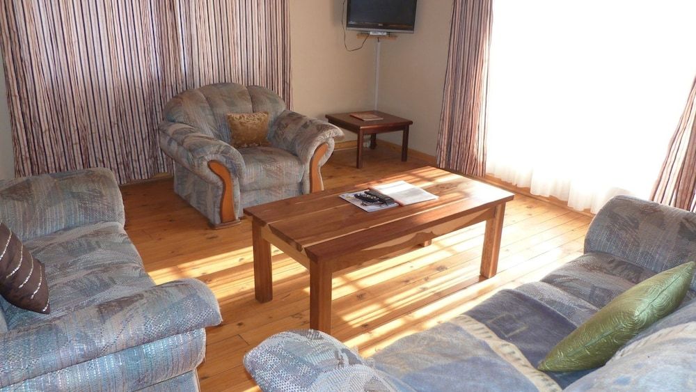 Ladybrand Guest House 3