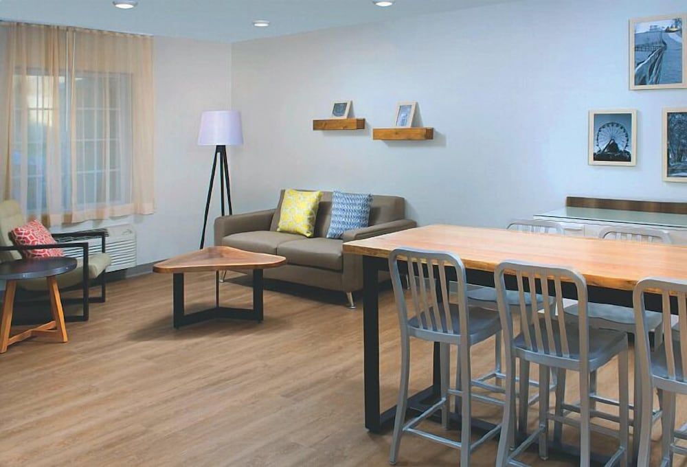 Woodspring Suites Rochester Greece 2