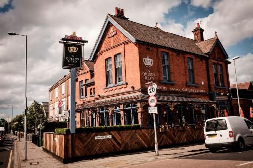 The Queen's Head 3