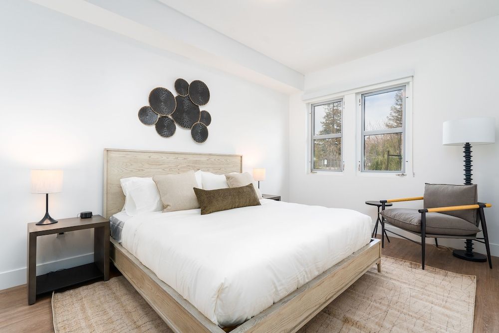 Mint House Menlo Park by Kasa 3