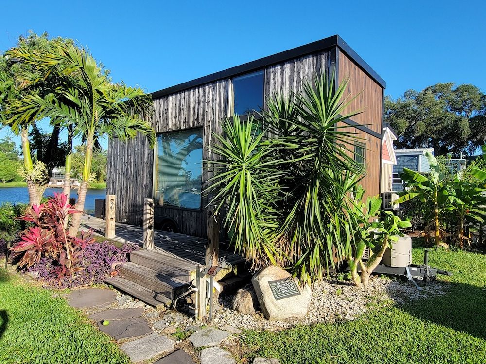 Orlando Lakefront Tiny House Community 3
