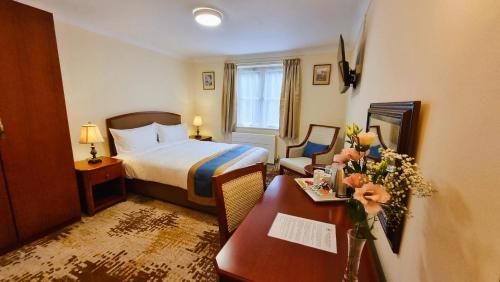 Royal Swan, Ashley Manor - B&B 2