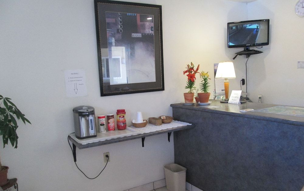 Town and Country Inn 2