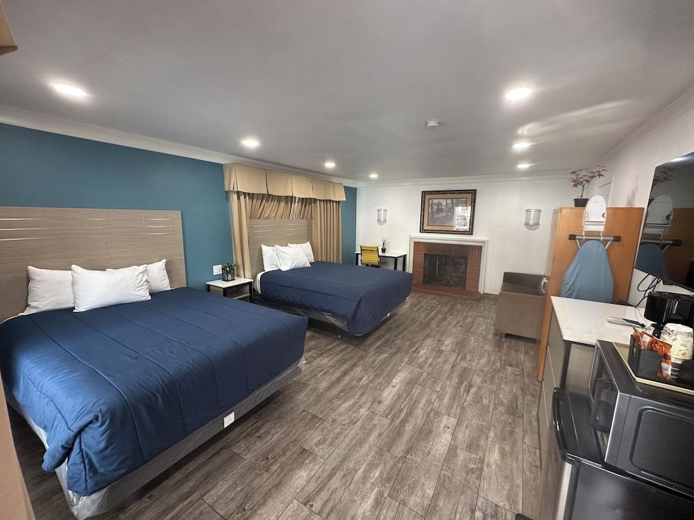 Town and Country Inn