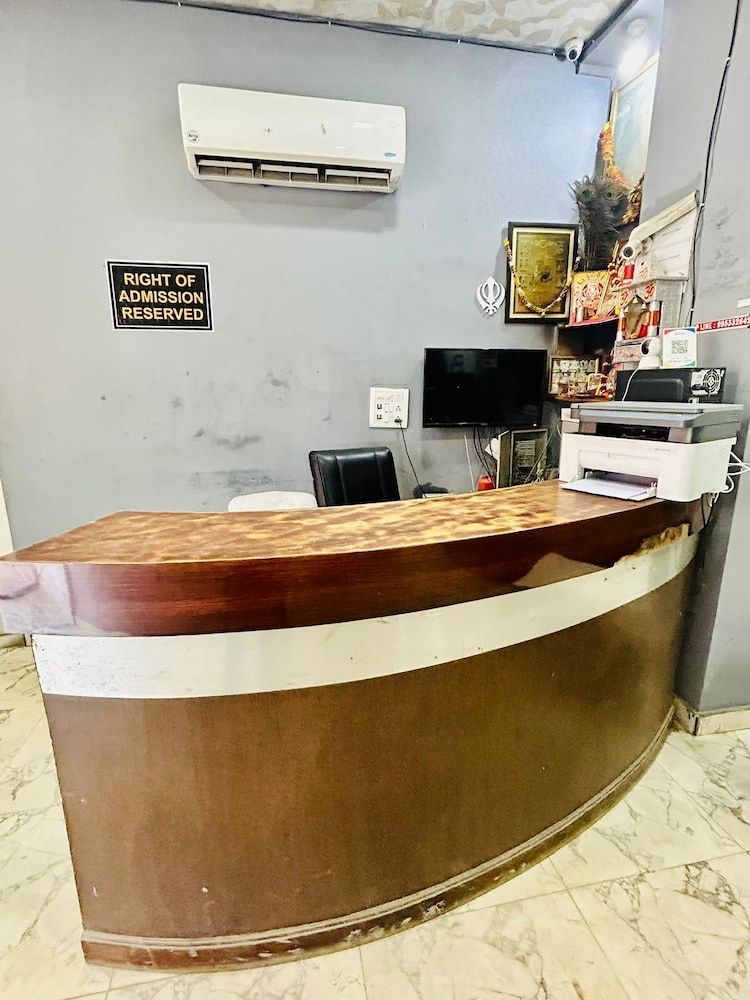 Hotel Green Arrow Rohini 2