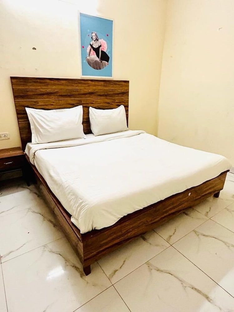 Hotel Green Arrow Rohini 3