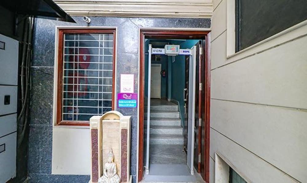 Fabhotel Maxx Inn 2