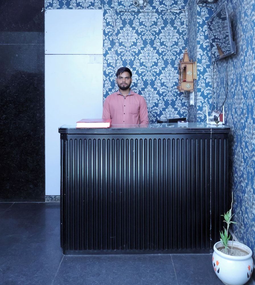 Nidra Hotel 3 estrellas en New Delhi