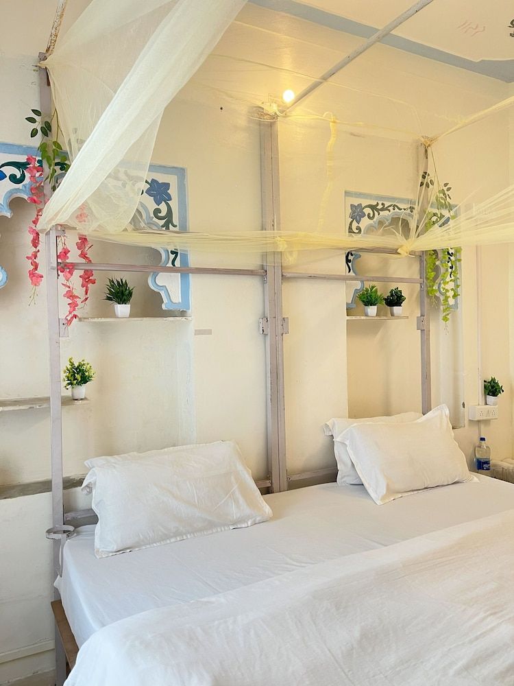 Jungle by sturmfrei Udaipur 3