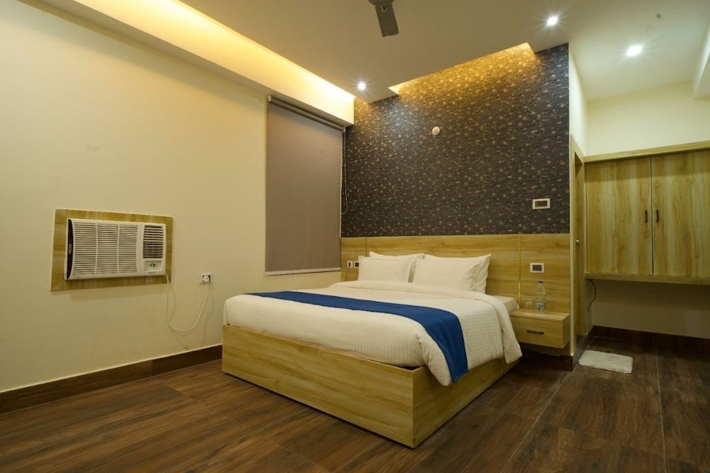Dolphin club and Resort 3