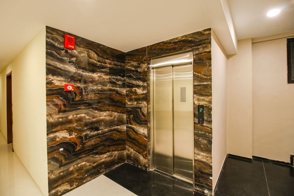 Fabhotel Divine Casa 2