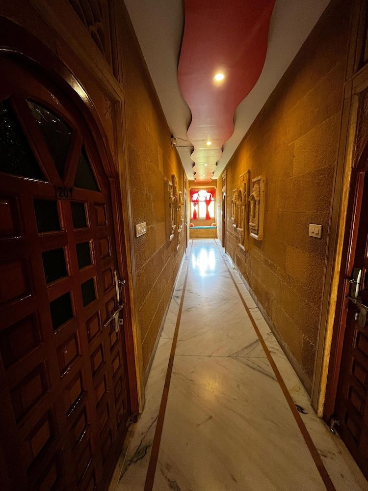 golden marigold hotel 2