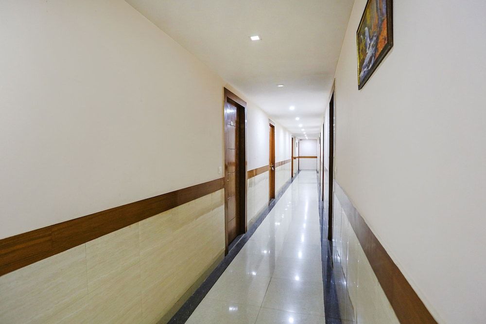 Fabhotel Frolic 2
