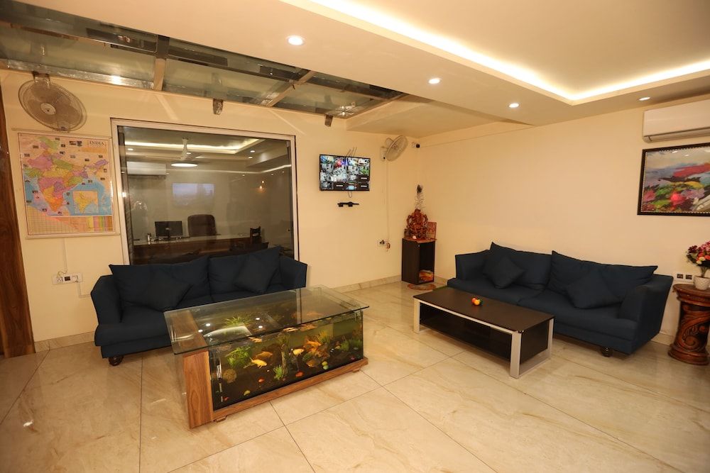 Hotel Starex Opp. Artemis Hospital 3