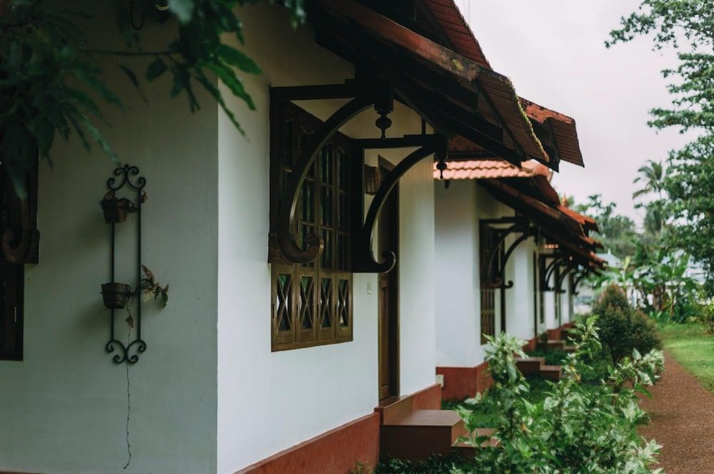 Palmgrove Lake Resort 2