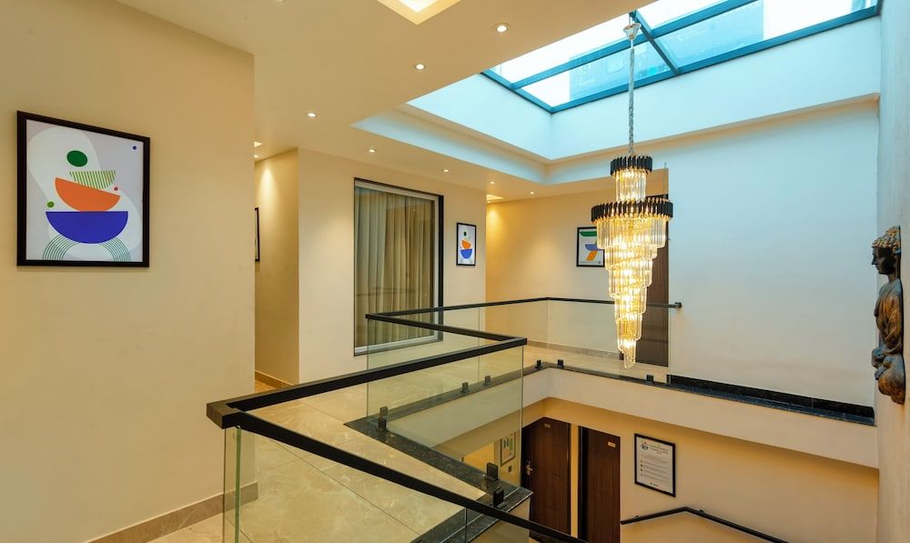 Treebo Bombay Palace 2