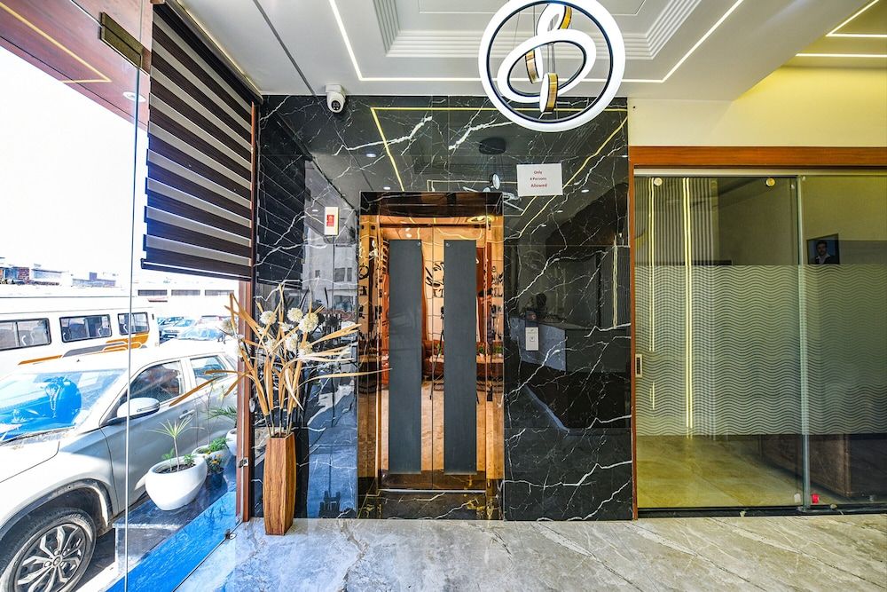 Fabhotel Prime The Posh 2