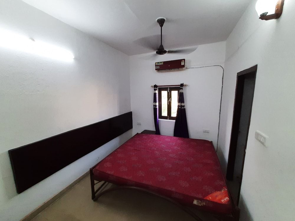 Room-janardan Homestay Lucknow 3