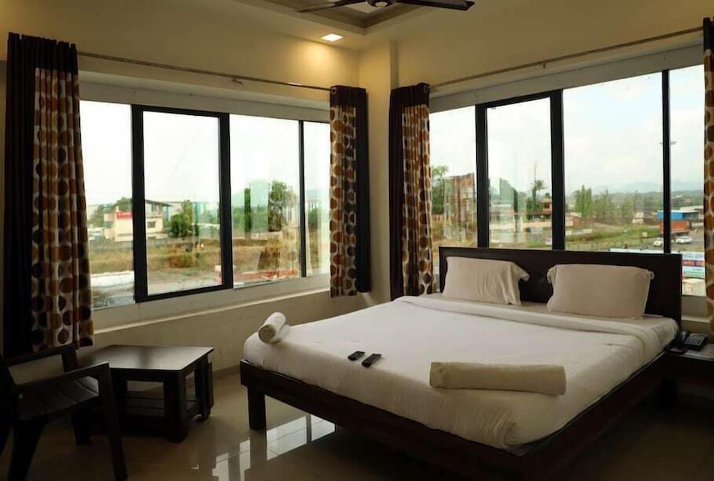 Hotel Krushna Express Inn 2