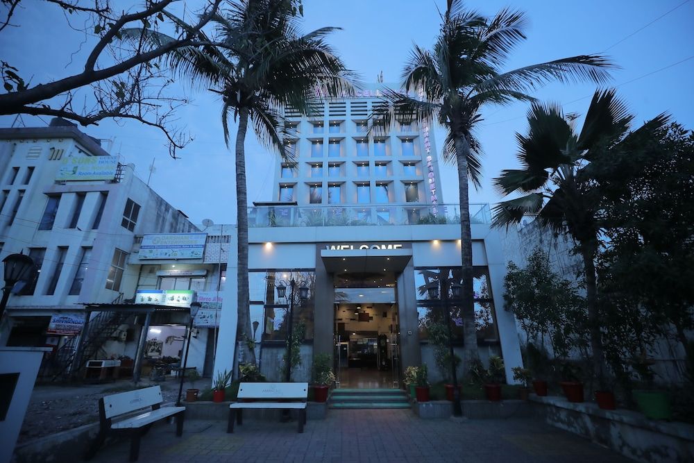 Hotel The Excellency -1 estrellas en Surat