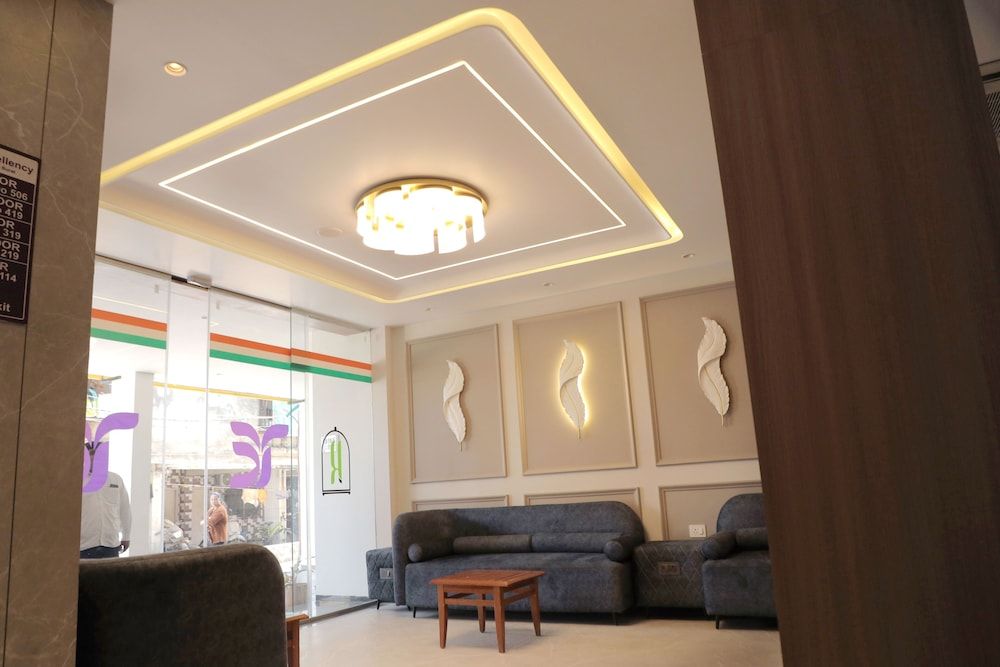 Hotel The Excellency 3