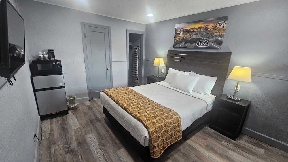 Travelers Inn 3