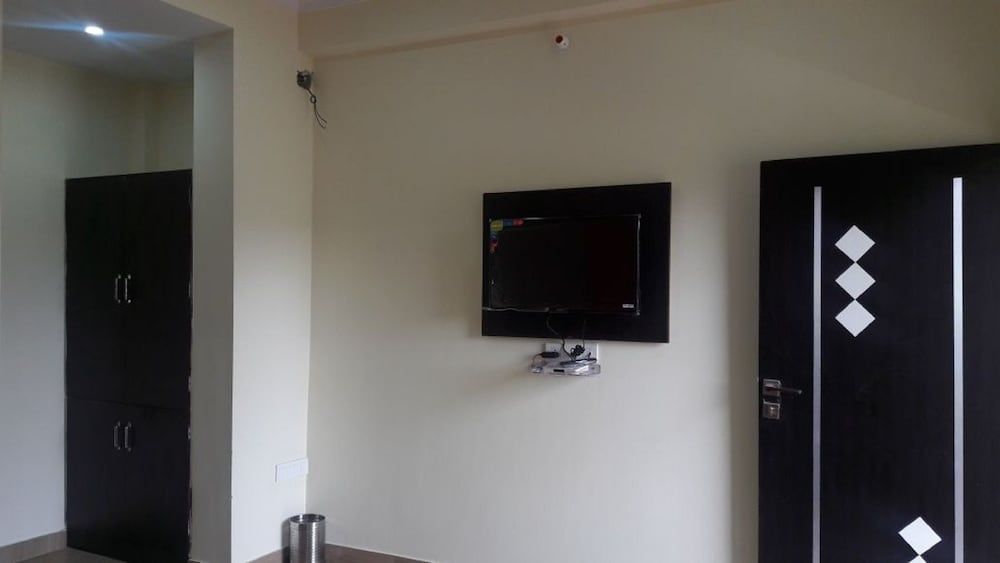 Royal Zayka Hotel & Restaurant 3