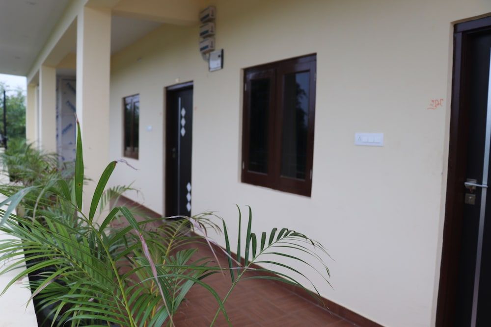 Royal Zayka Hotel & Restaurant 2