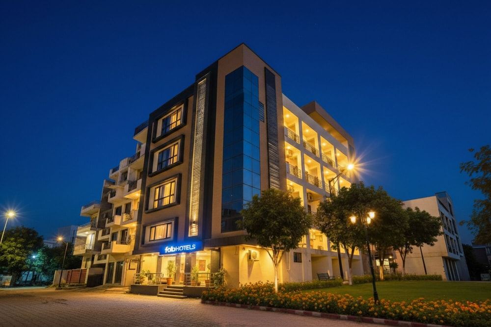 FabHotel The Diamond 2