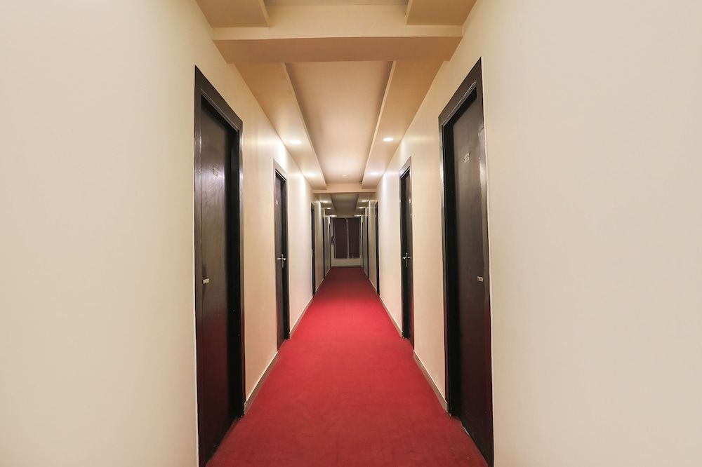 FabHotel The Diamond 3