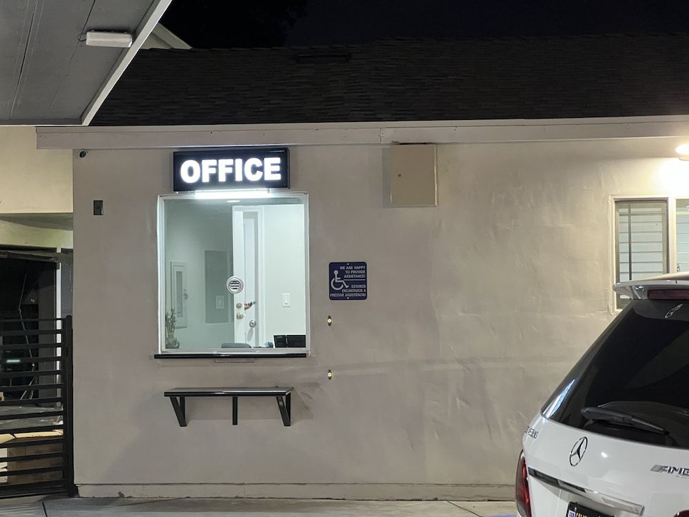 ERTH INN by AGA Bell Gardens 2