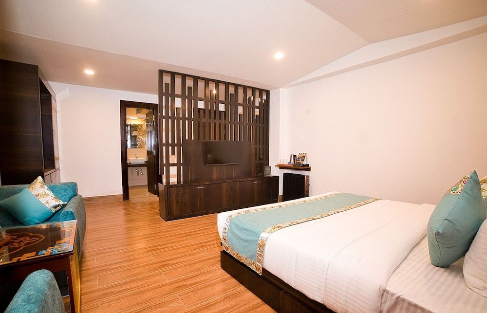 Voyage Glenz Resort 1