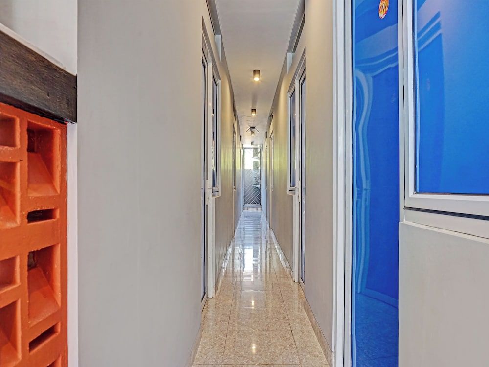 Capital O 92765 J&b Smart Sentul 3