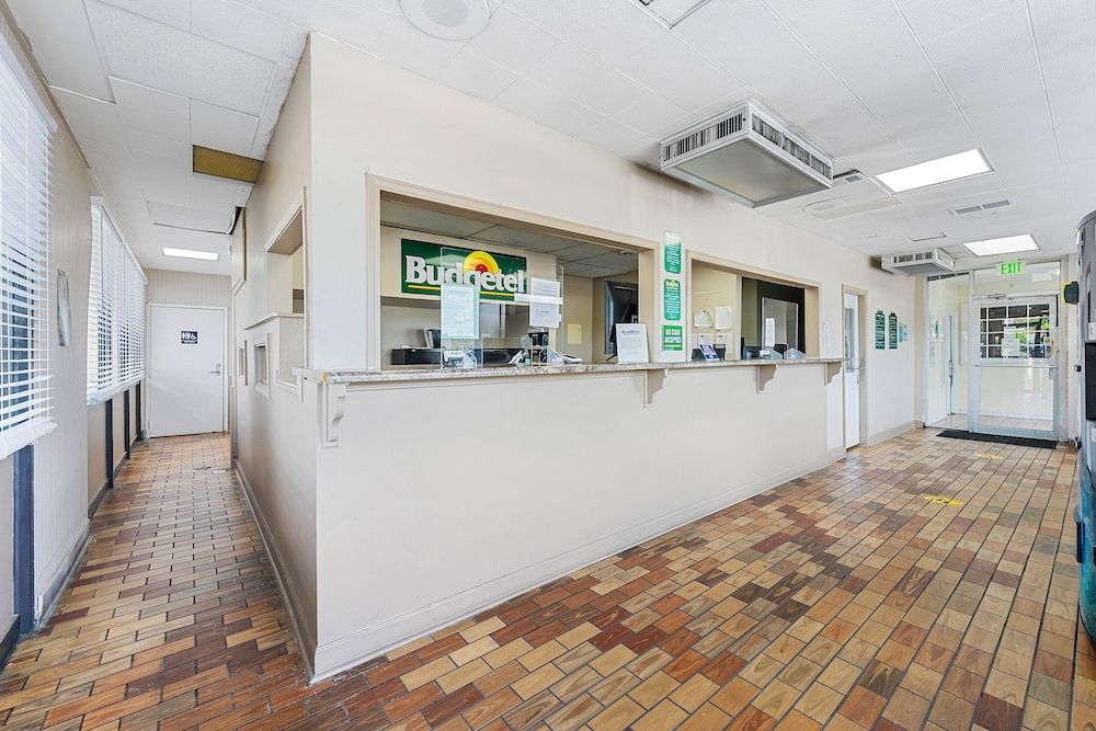 Budgetel Inn and Suites 2