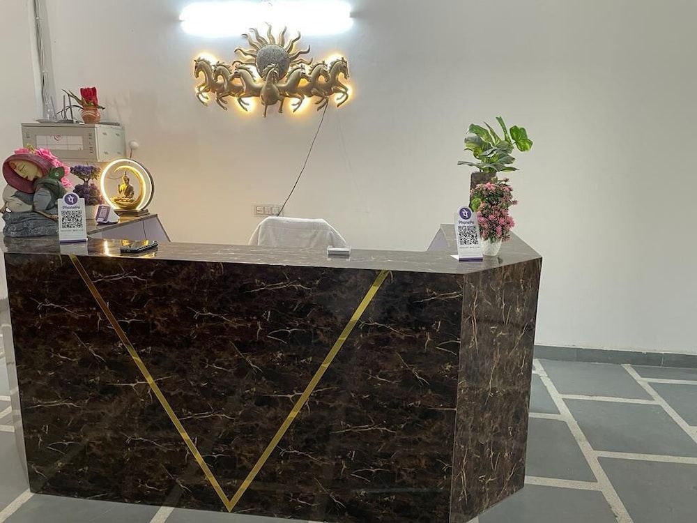 Roomshala 123 Happy Homes Saket 3