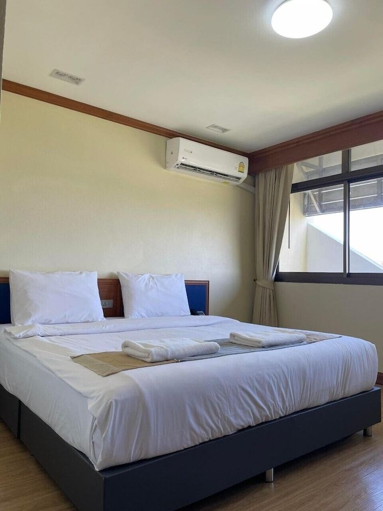 Phuphanplace Hotel -1 estrellas en Sakon Nakhon