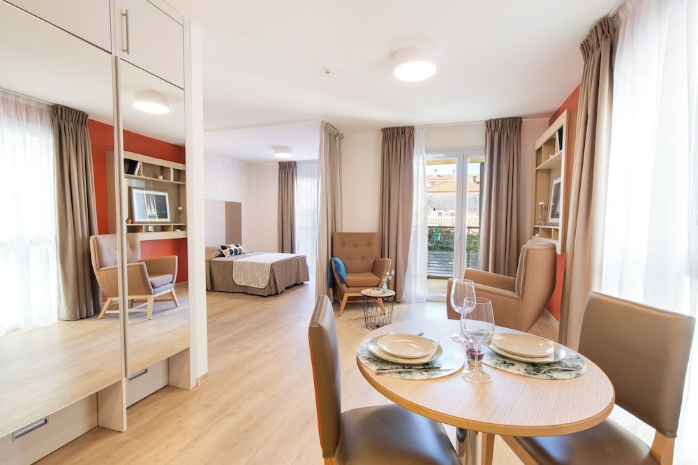 Zenao Appart Hôtel Fréjus 3