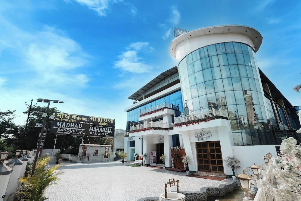 Madhav Residency Hotel & Banquet, Kalyan, Mumbai 3 estrellas en Thane