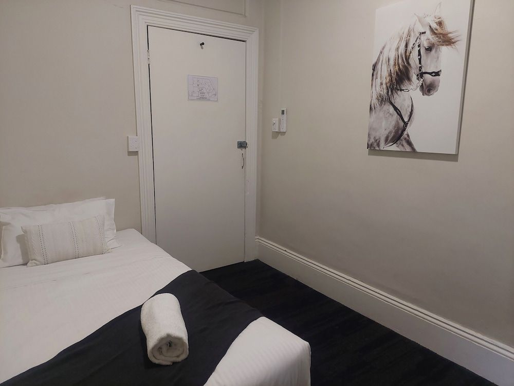 Imperial Hotel Singleton 3