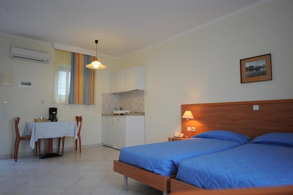 Golden View Studios 2