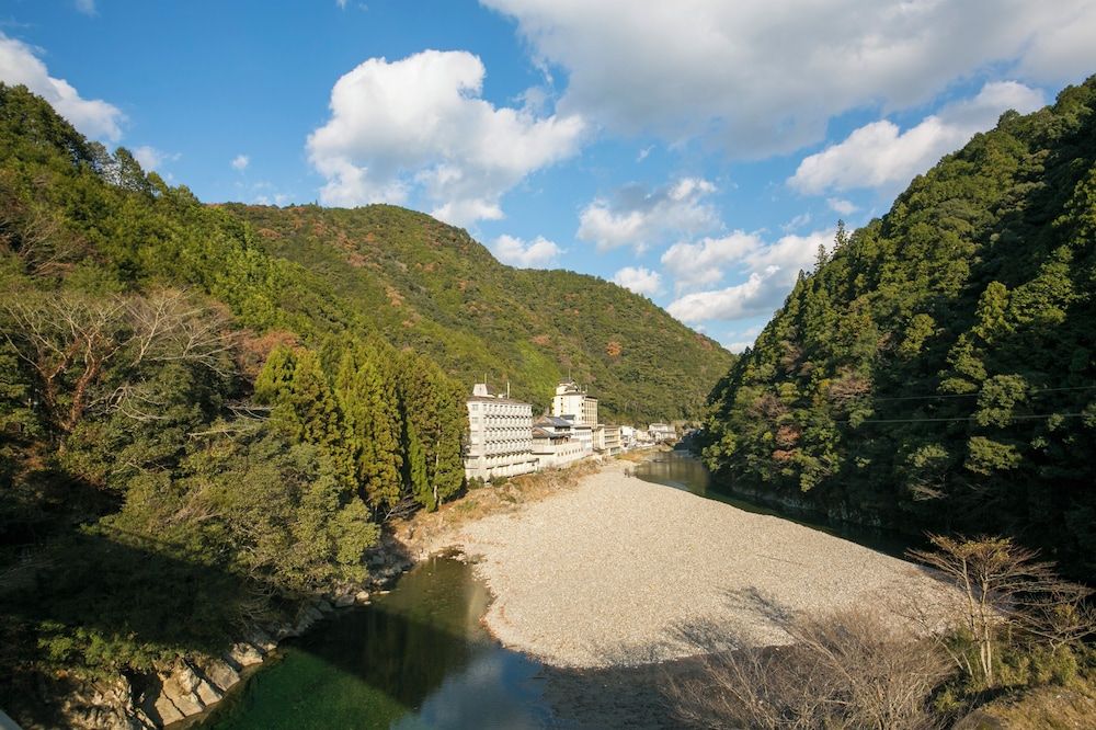 Sansuikan Kawayu Midoriya