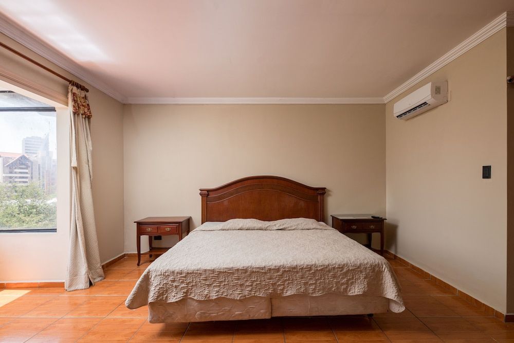 Hotel Puerta del Rey 3