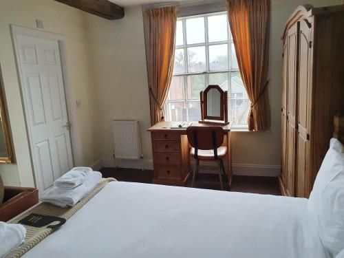 The Littleton Arms 3