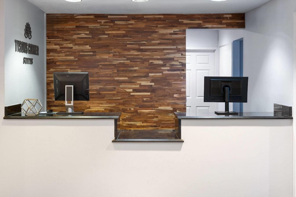 Tysons Corner Suites, A Baymont by Wyndham 3 estrelas em Vienna