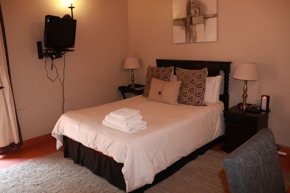 Khaya Africa Guesthouse and Spa 2