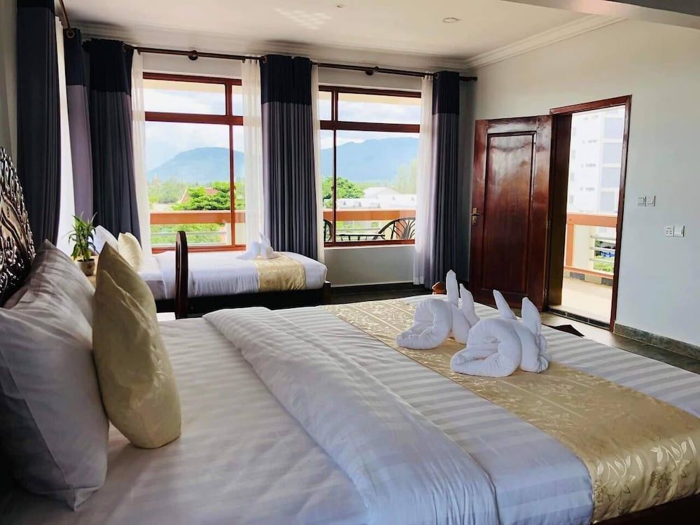 The moon kampot boutique 3